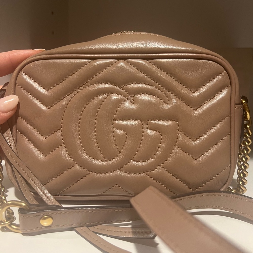 Gucci Tan Crossbody Bag with Gold Accents - Picture 3 of 12